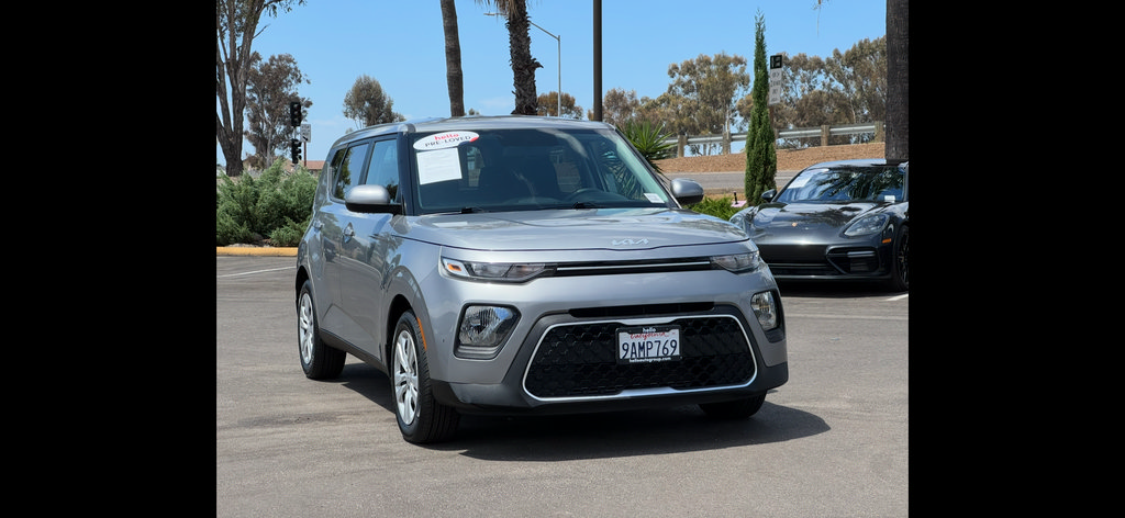 Used 2022 Kia Soul LX FWD image 3