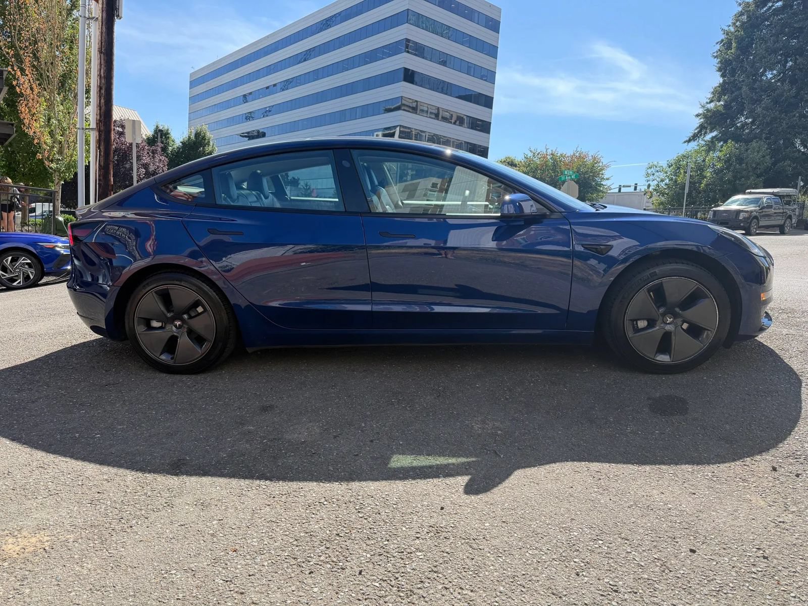 Used 2022 Tesla Model 3 Long Range AWD/4WD image 7