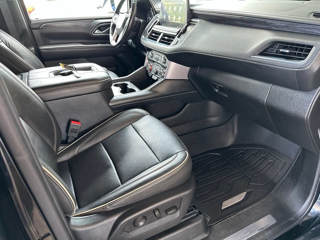 Used 2021 GMC Yukon XL SLT w/ SLT Luxury Plus Package AWD/4WD image 17