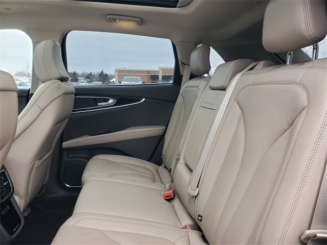 Used 2022 Lincoln Nautilus Reserve image 34