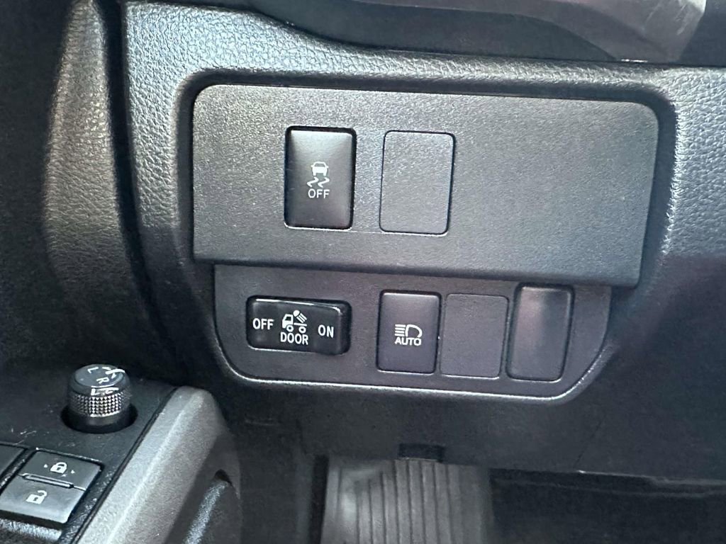 Used 2020 Toyota Tacoma SR5 image 21