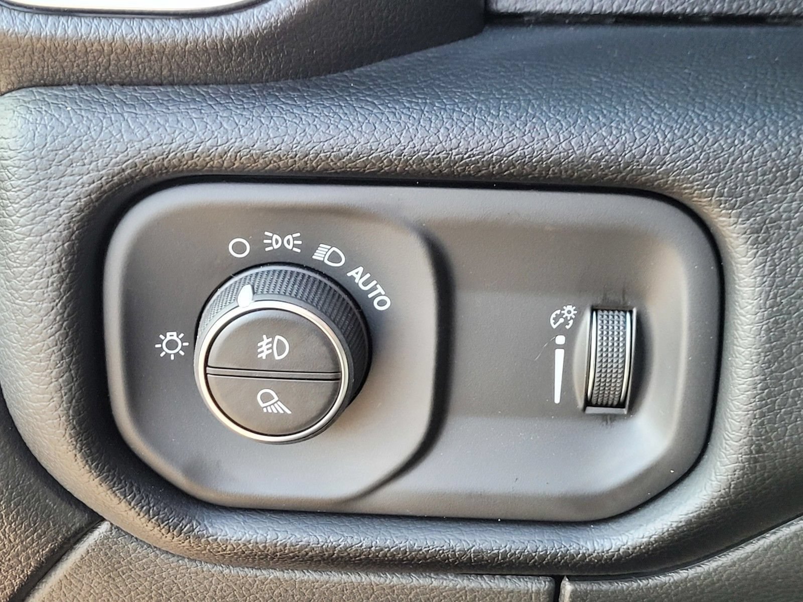 New 2026 RAM 2500 Big Horn AWD/4WD image 25
