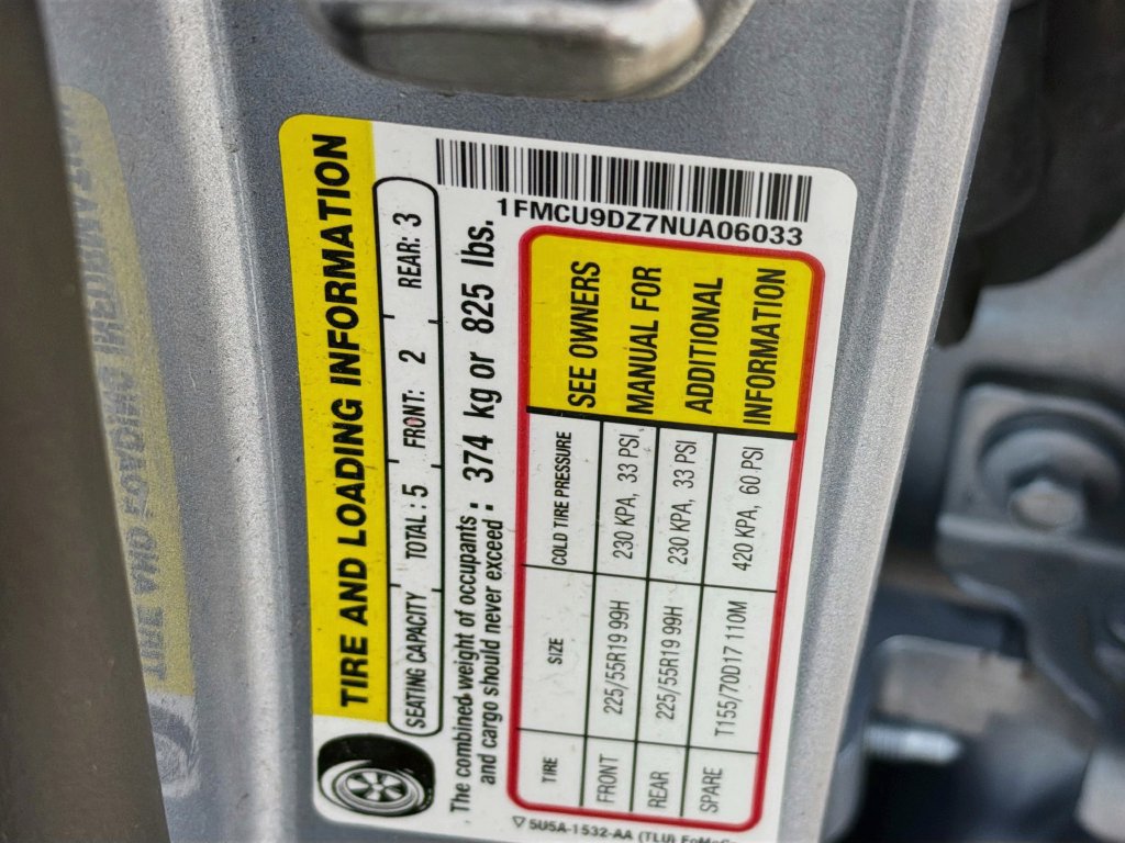 Used 2022 Ford Escape Titanium w/ Titanium Elite Package AWD/4WD image 32