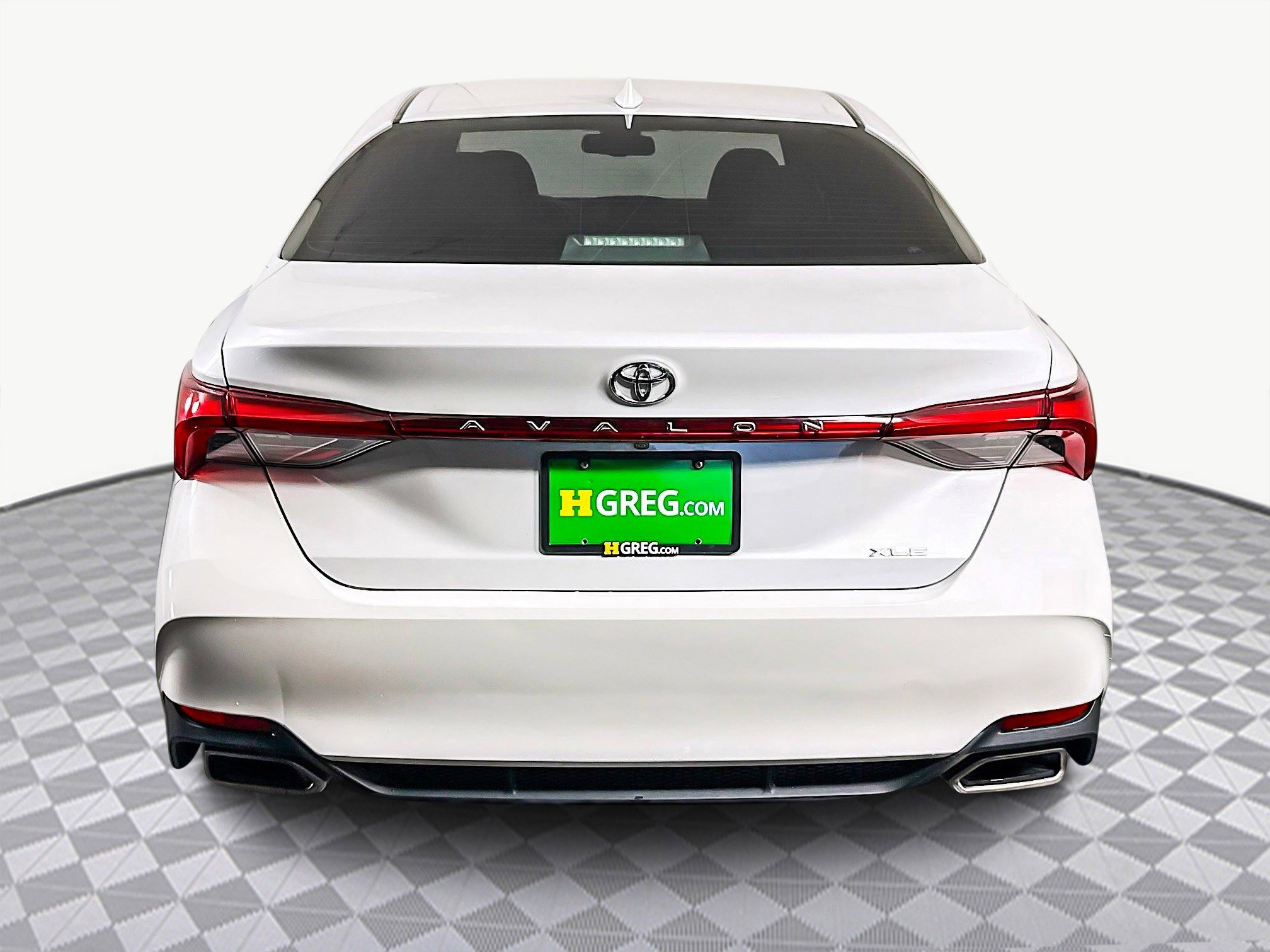 Used 2019 Toyota Avalon XLE w/ Moonroof Package image 8