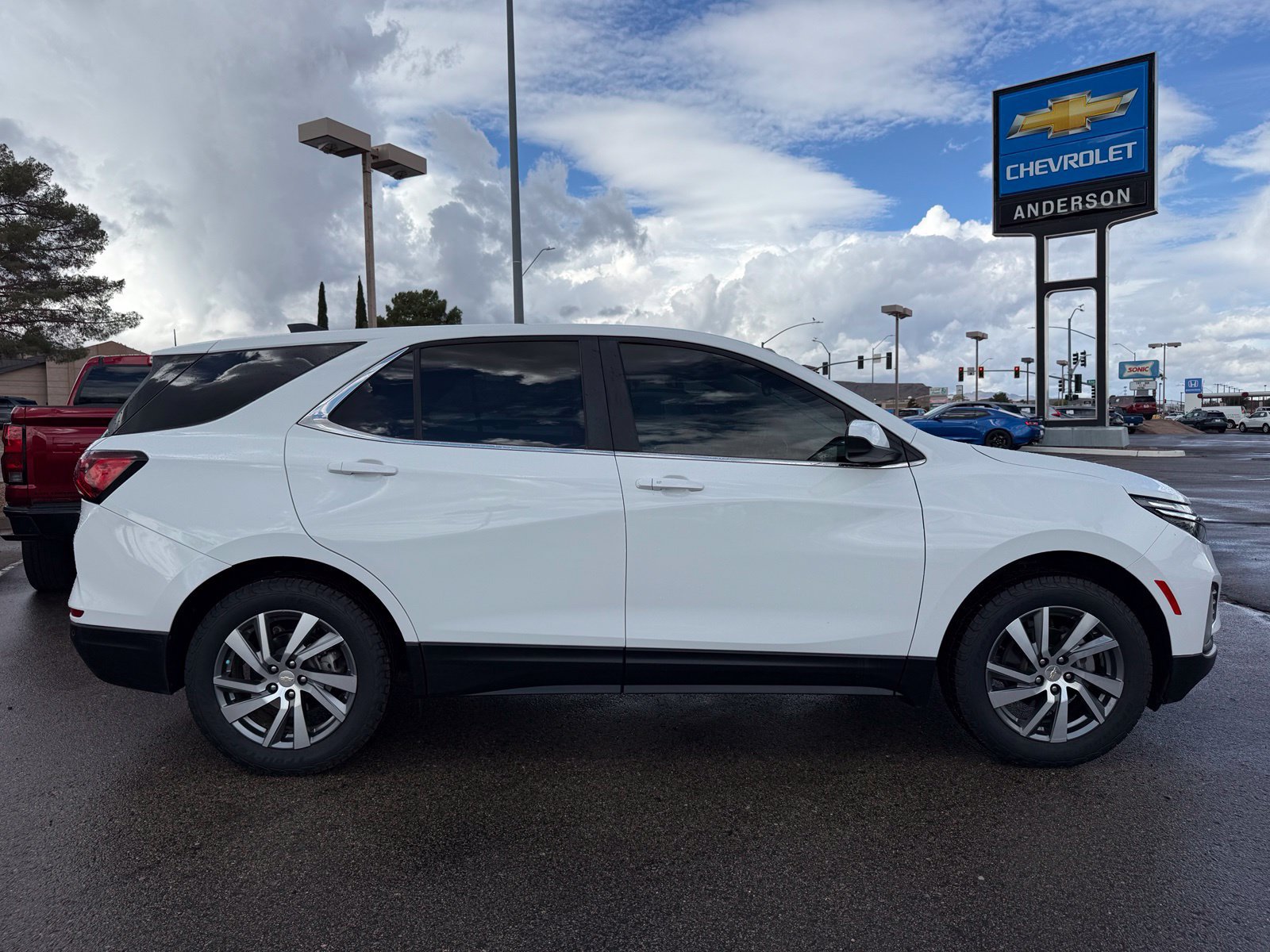 Used 2022 Chevrolet Equinox LT AWD/4WD image 4