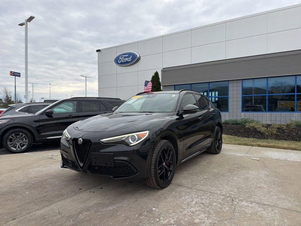 Used 2020 Alfa Romeo Stelvio Ti Sport w/ Quick Order Package 22S Sport image 3