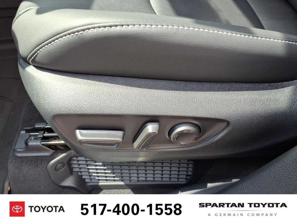 New 2026 Toyota Sienna XSE FWD image 17