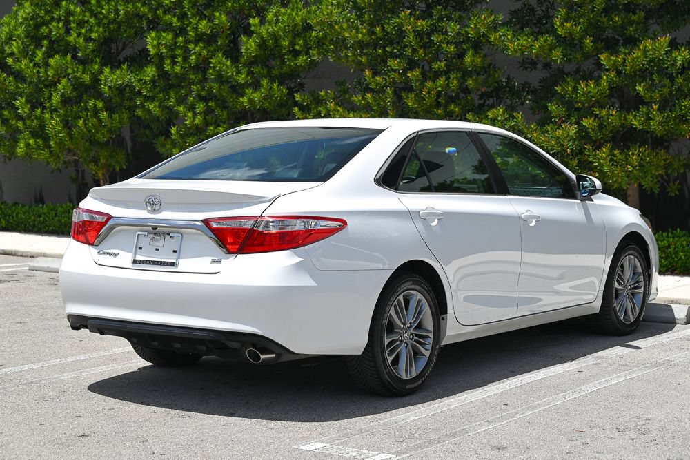Used 2017 Toyota Camry SE FWD image 4