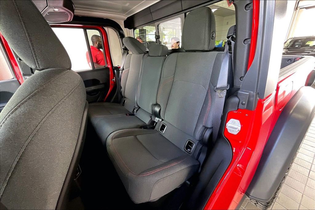 Used 2026 Jeep Gladiator Rubicon AWD/4WD image 14