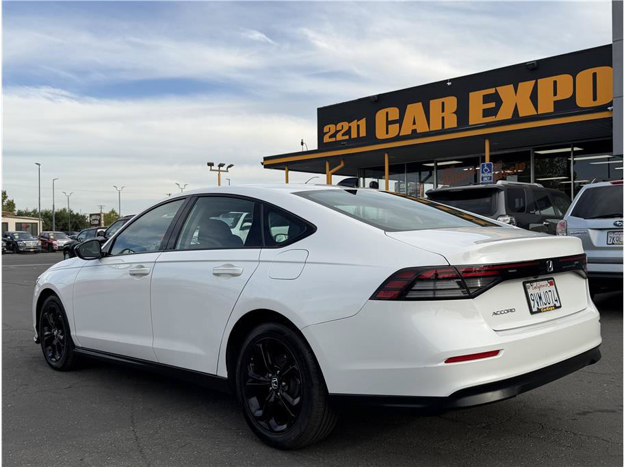 Used 2025 Honda Accord SE image 4