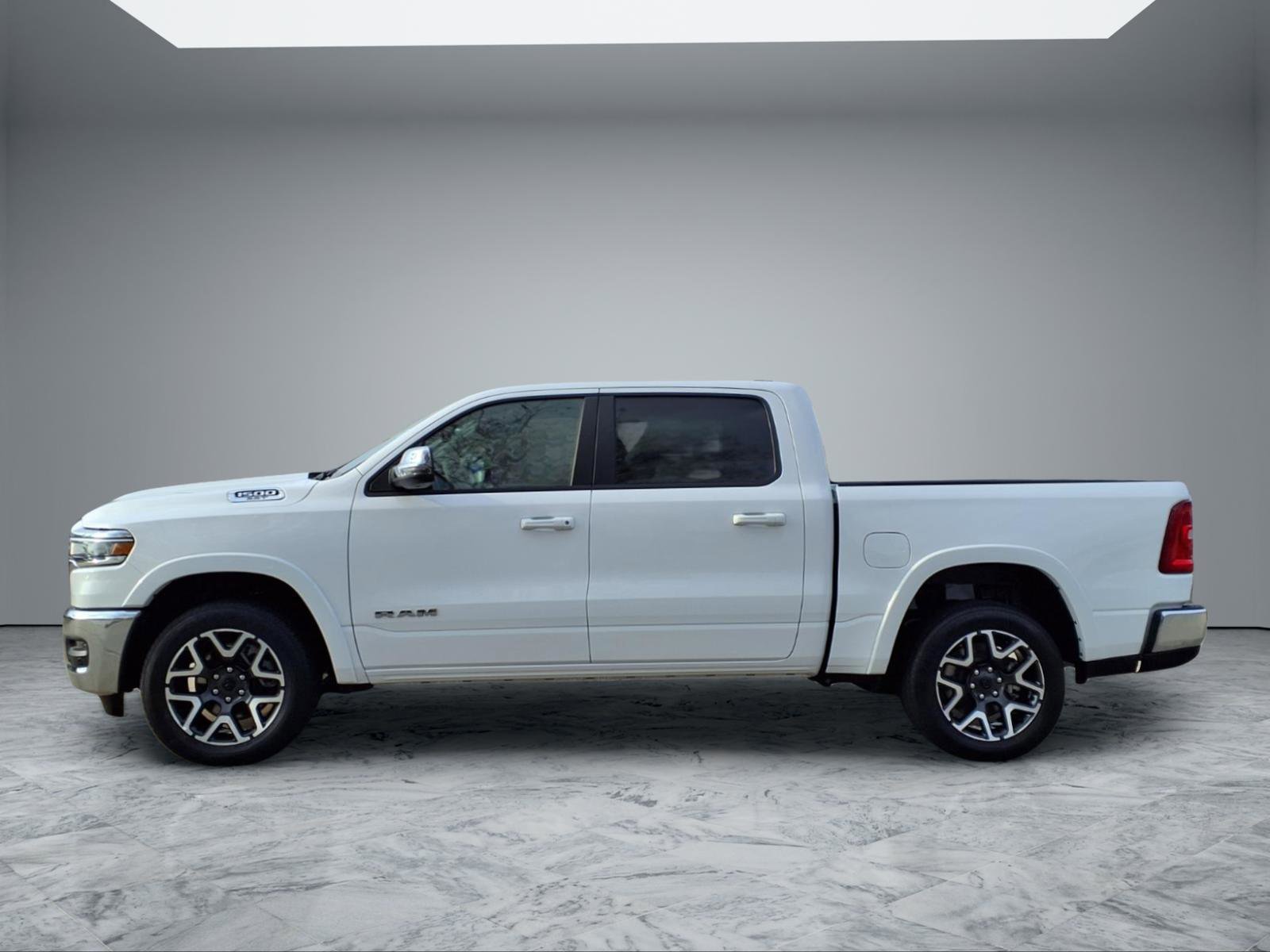 Used 2025 RAM 1500 Laramie AWD/4WD image 4