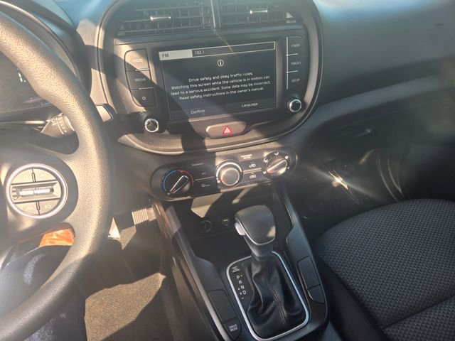 Used 2025 Kia Soul LX w/ LX Technology Package FWD image 2