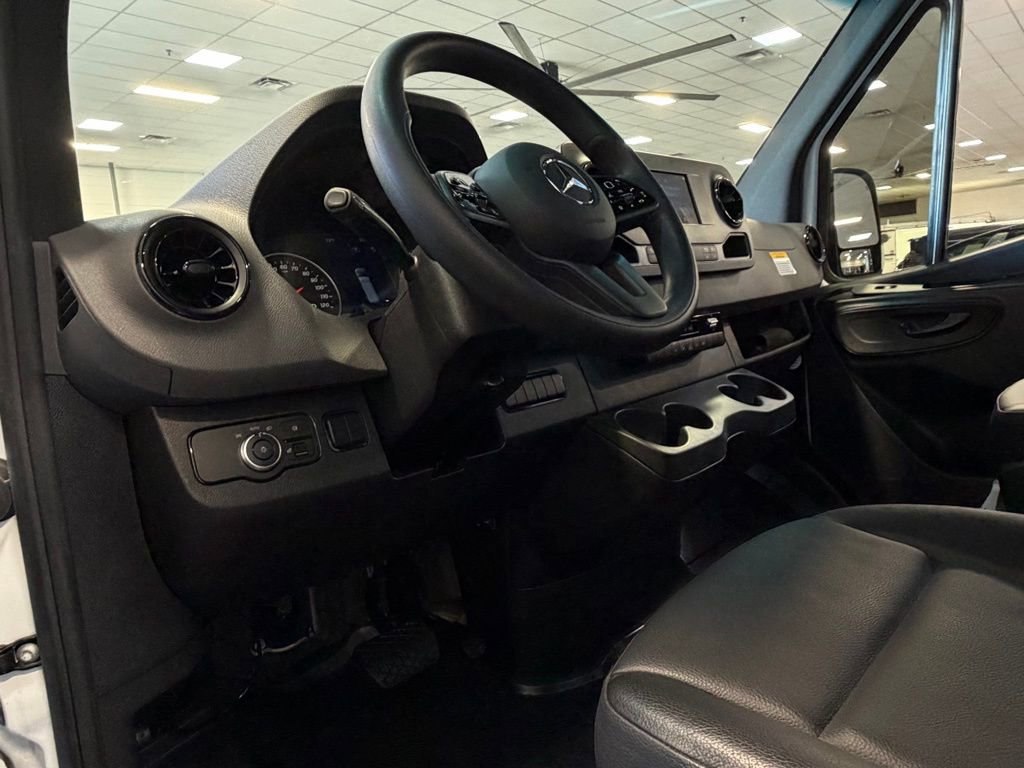 Used 2024 Mercedes-Benz Sprinter 2500 image 18
