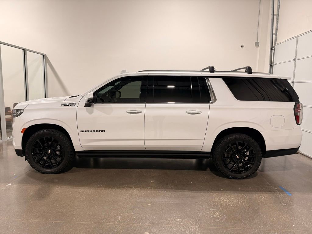 Used 2023 Chevrolet Suburban High Country image 8