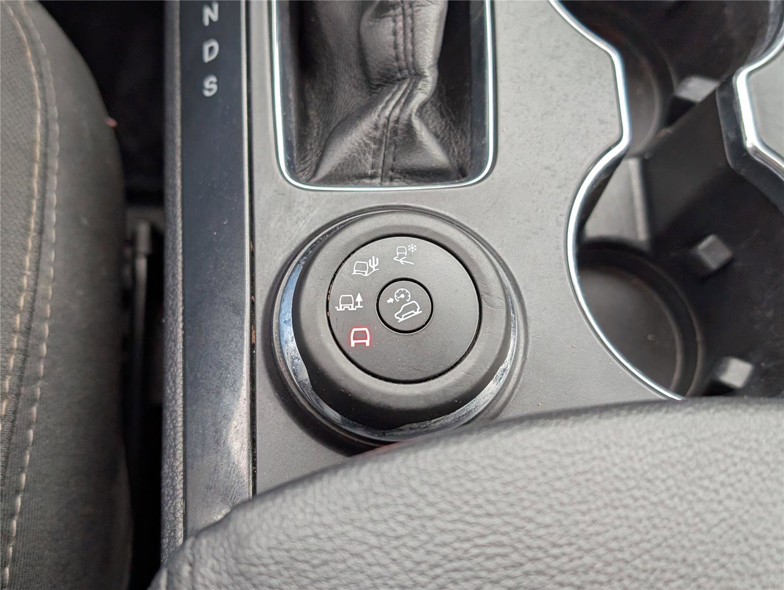 Used 2019 Ford Explorer XLT image 25