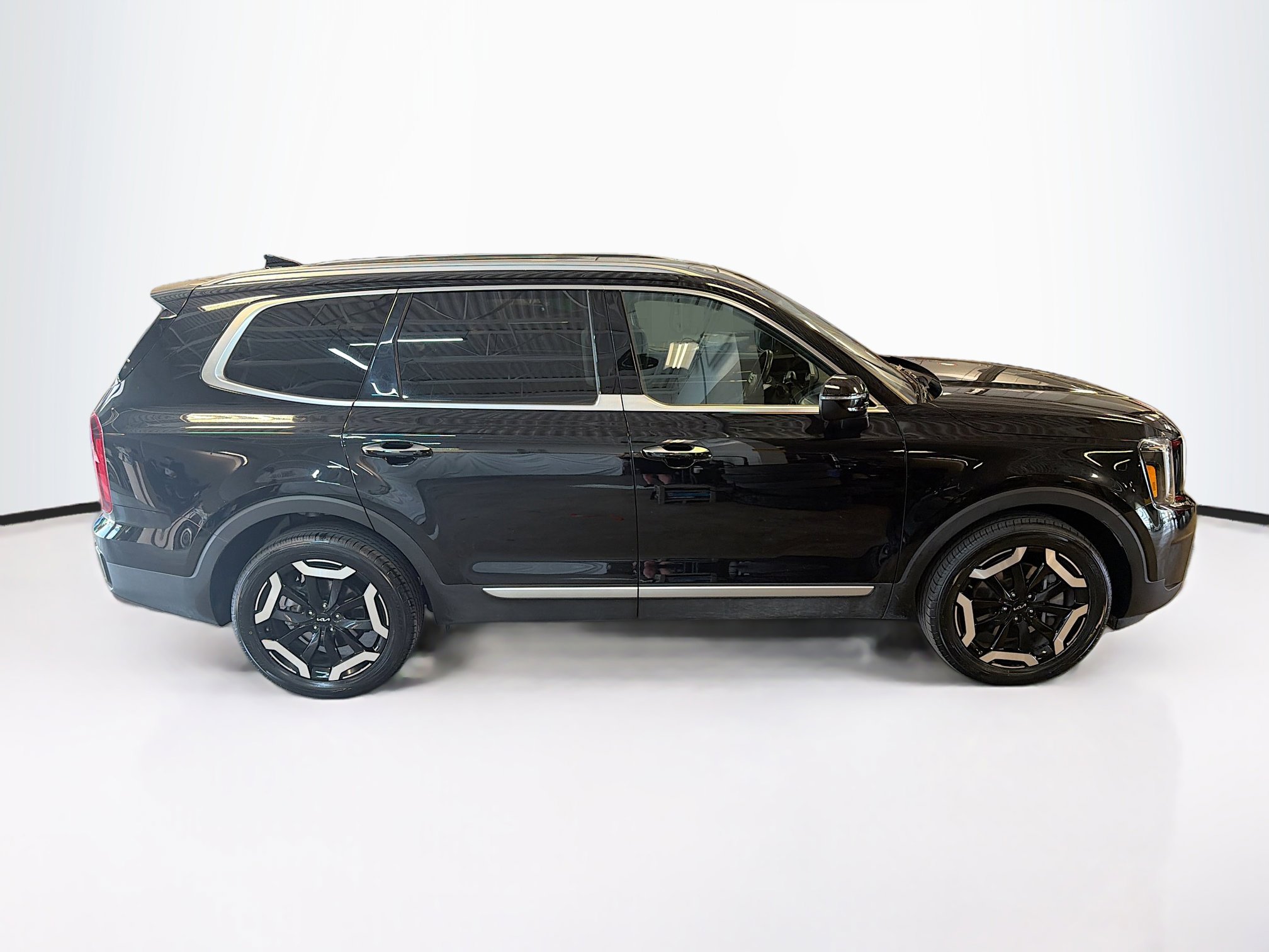 Used 2025 Kia Telluride S AWD/4WD image 10