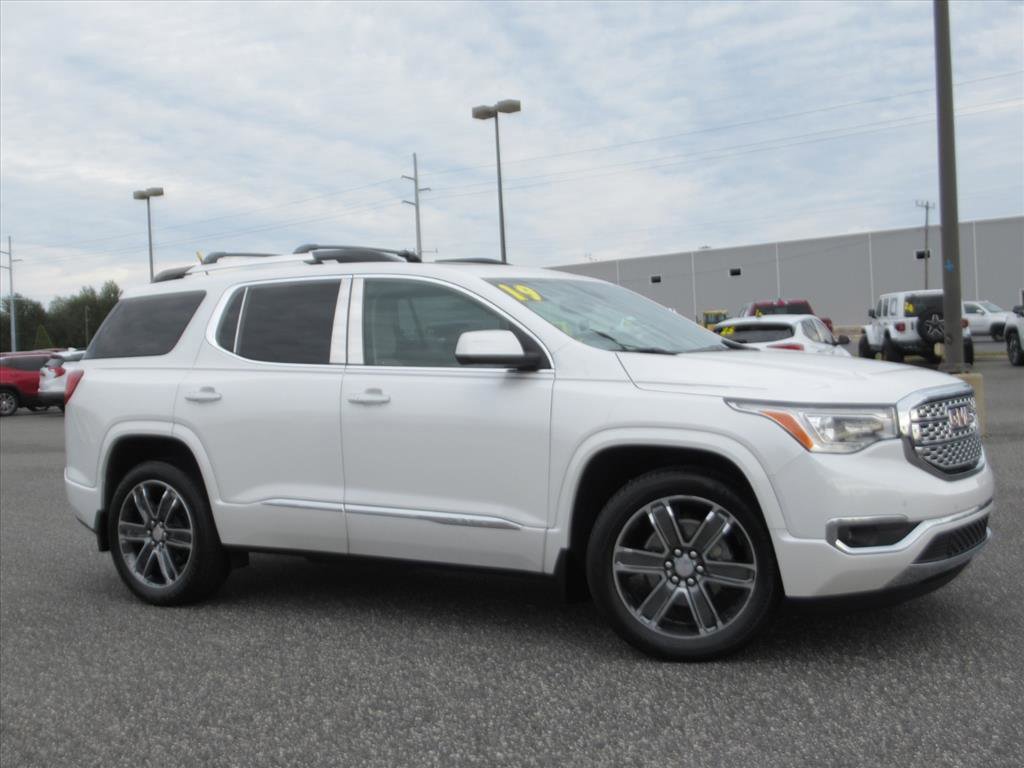 Used 2019 GMC Acadia Denali w/ Technology Package image 2