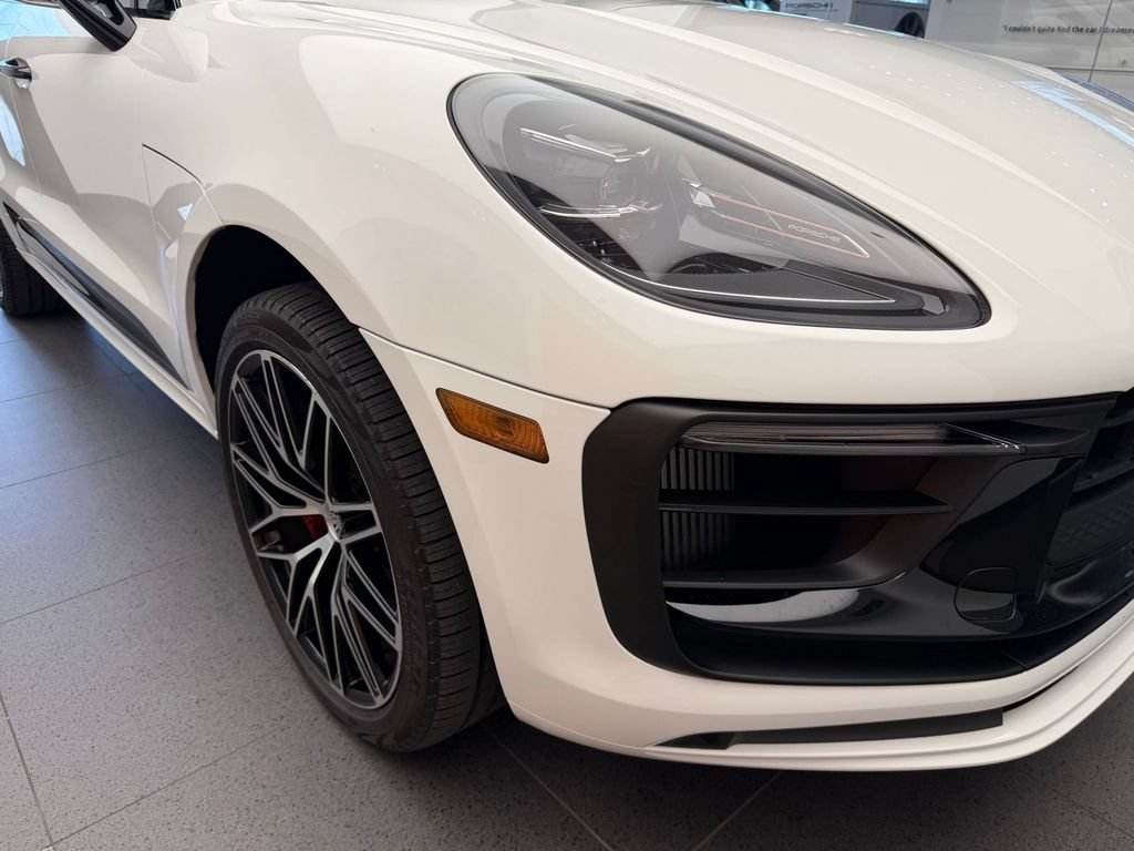 Certified 2024 Porsche Macan S AWD/4WD image 26