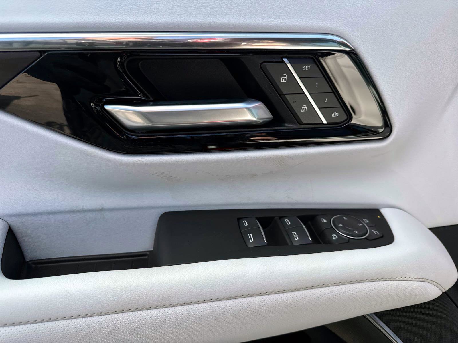 New 2026 Chevrolet Suburban Premier image 22