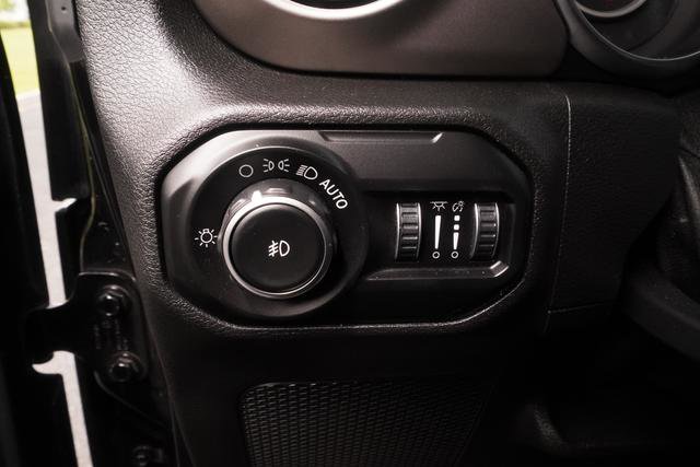 Used 2020 Jeep Wrangler Unlimited Sport image 15