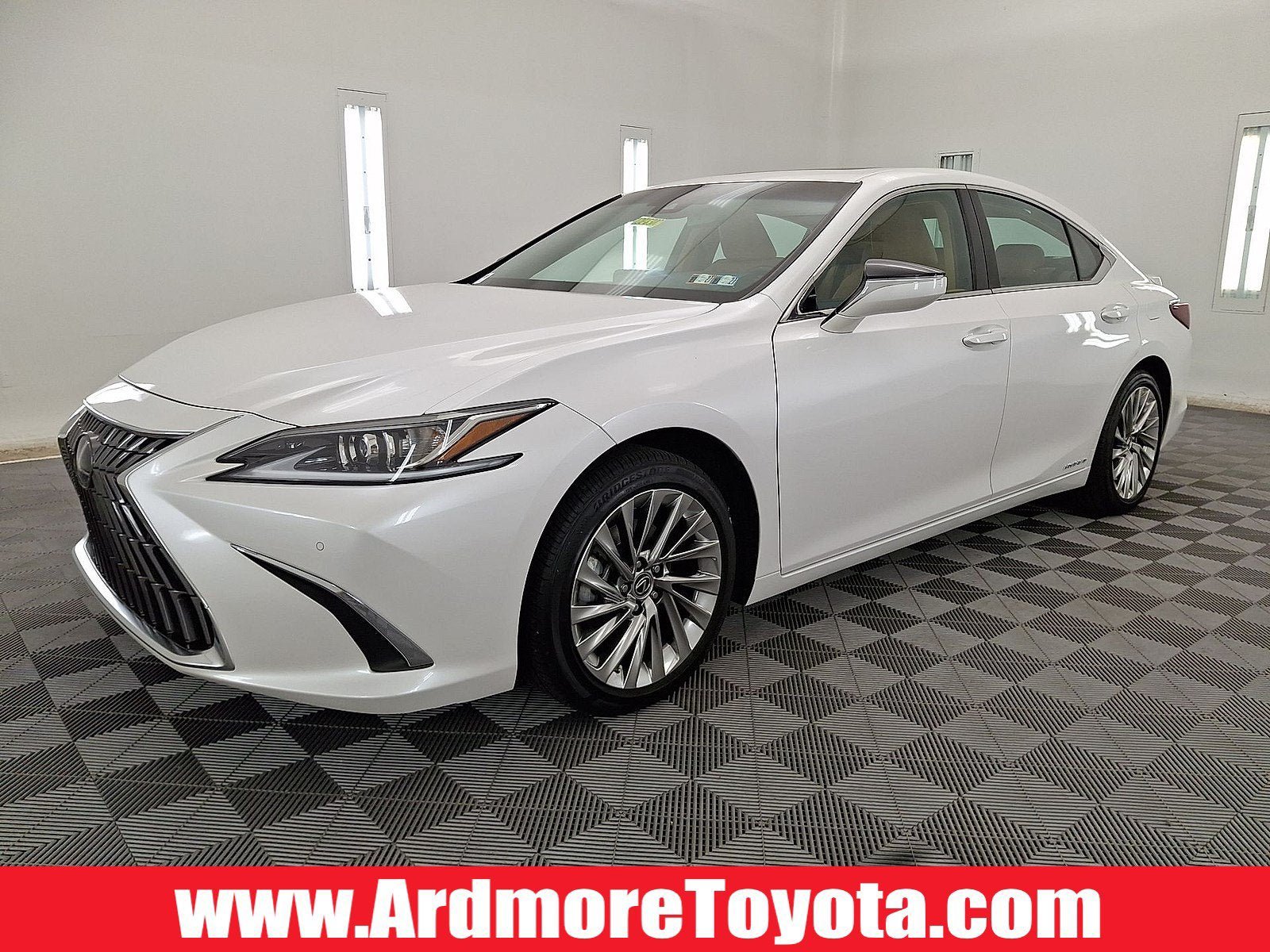 Used 2022 Lexus ES 300h w/ Luxury Package FWD image 1
