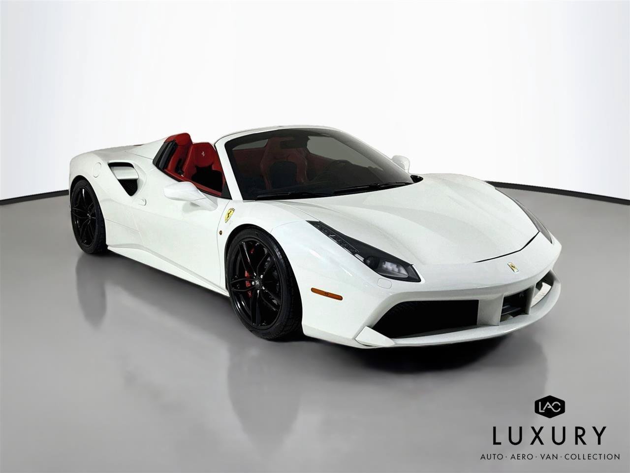 Used 2019 Ferrari 488 Spider RWD image 3