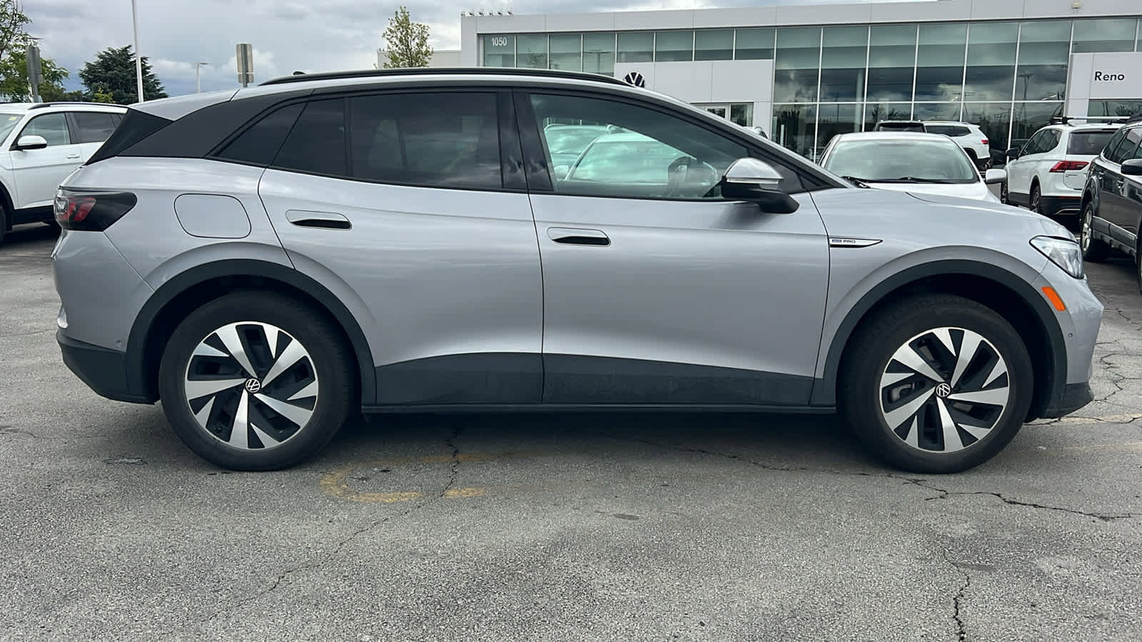 Used 2023 Volkswagen ID.4 Pro AWD/4WD image 4