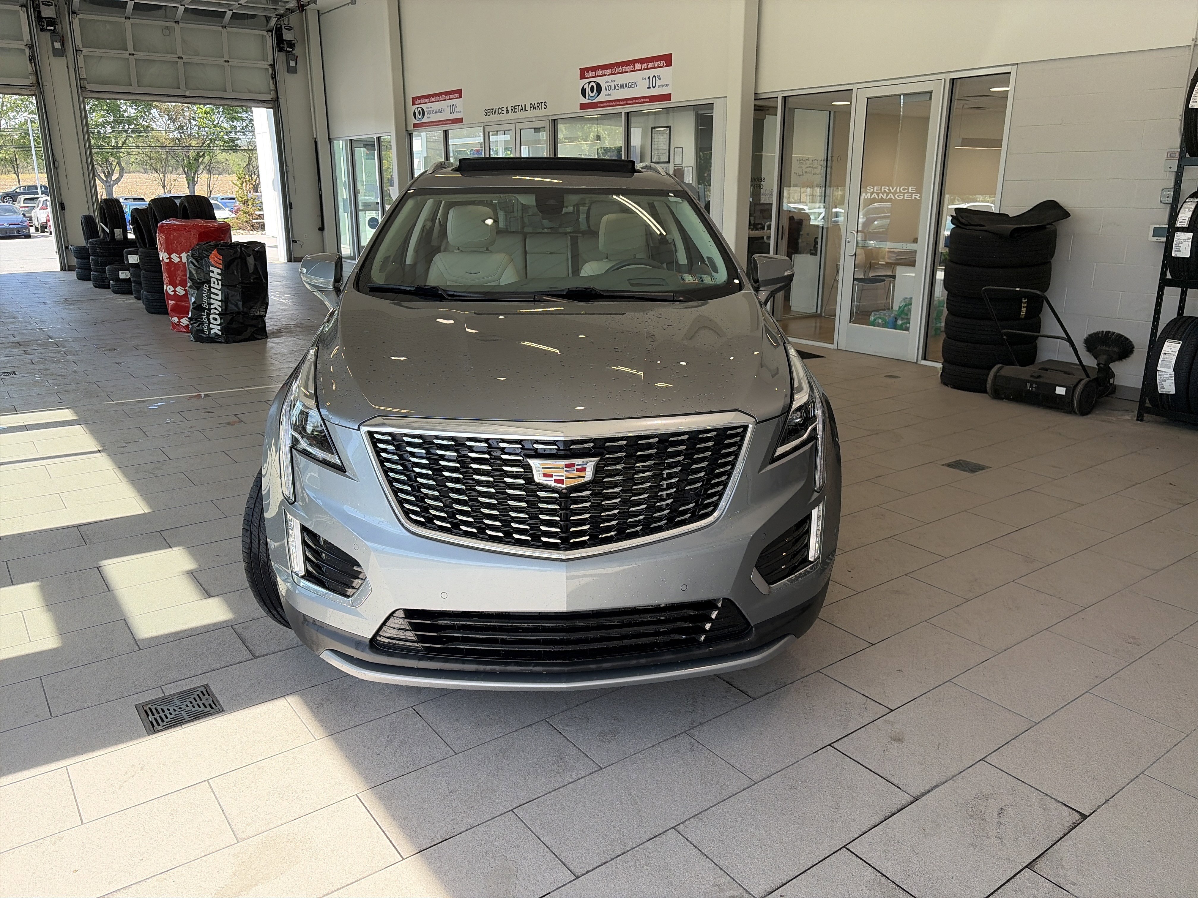 Used 2023 Cadillac XT5 Premium Luxury w/ Technology Package FWD image 2
