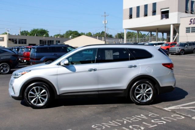 Used 2017 Hyundai Santa Fe Limited AWD/4WD image 7