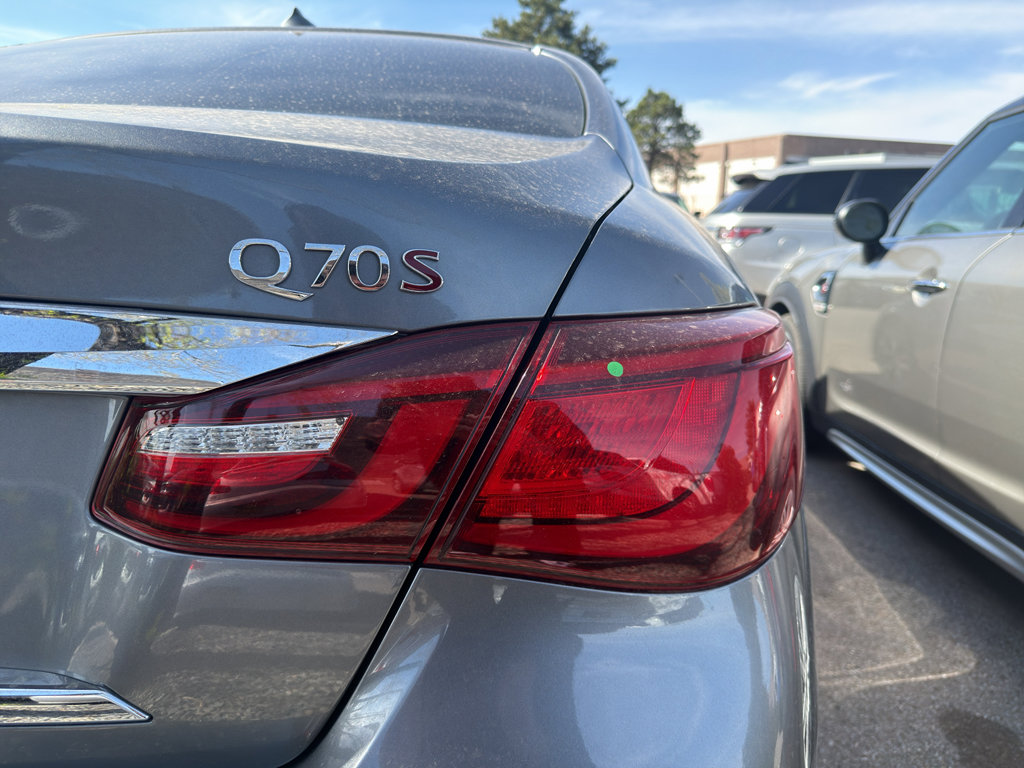 Used 2017 INFINITI Q70 3.7 w/ Technology Package image 8