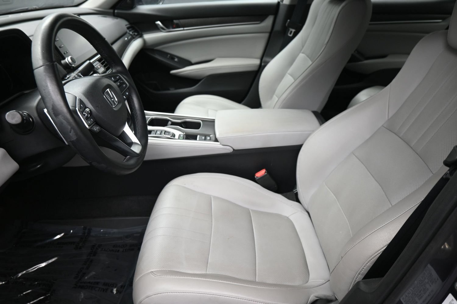 Used 2018 Honda Accord Touring image 13