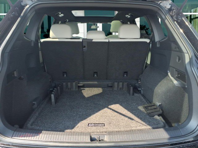 Certified 2021 Volkswagen Tiguan SE R-Line AWD/4WD image 9