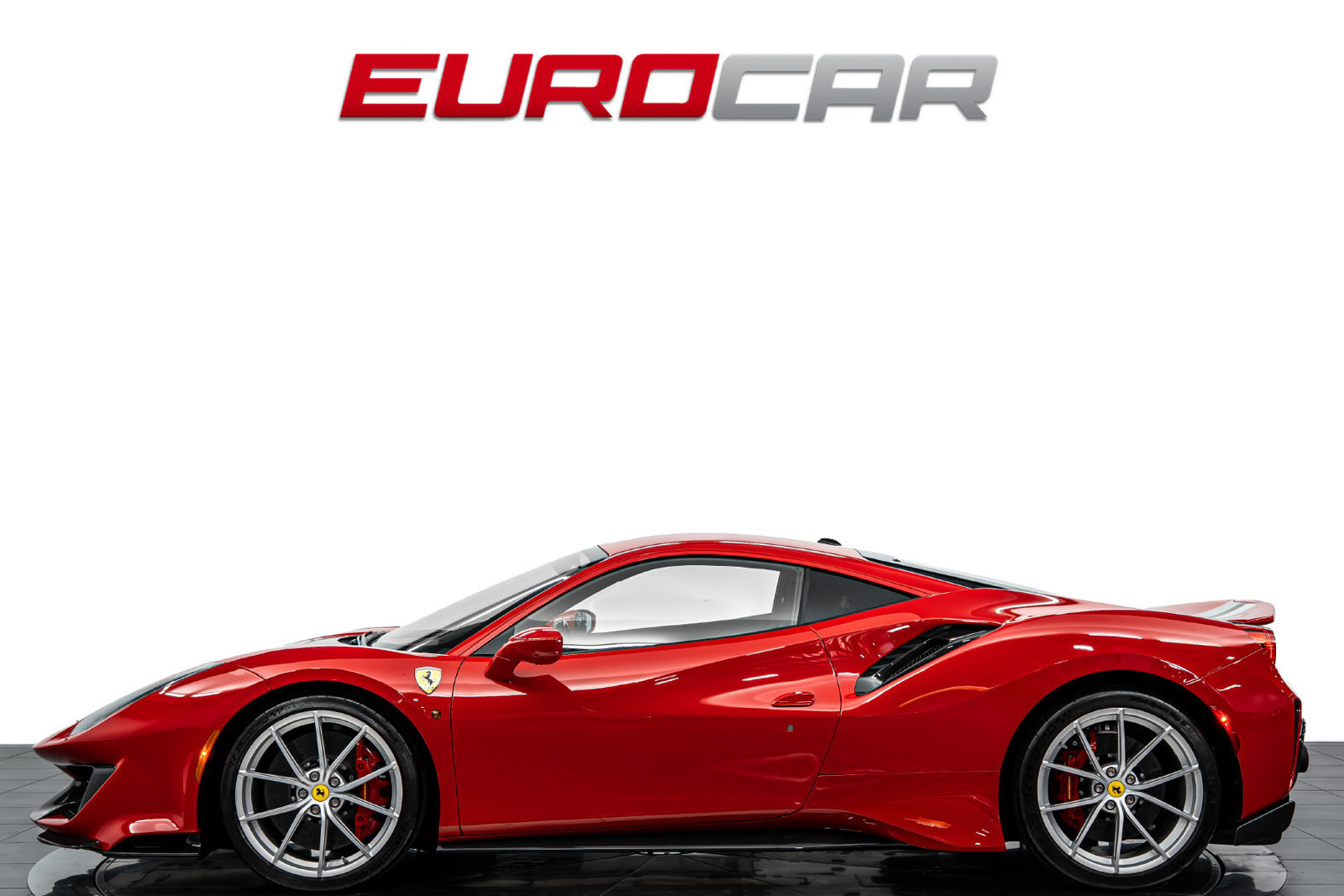 Used 2019 Ferrari 488 Pista Coupe RWD image 2