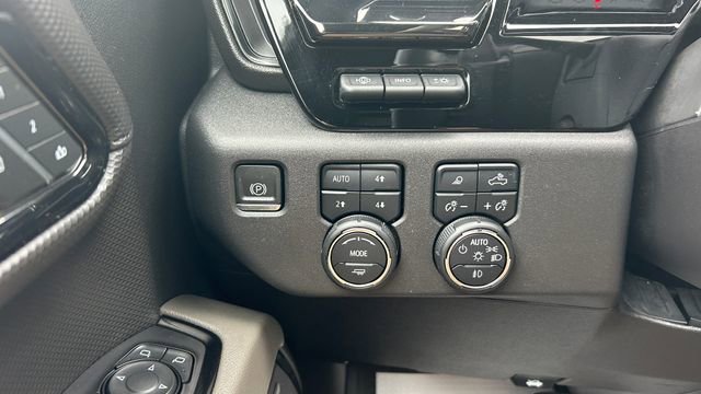 Used 2023 Chevrolet Silverado 1500 ZR2 w/ Technology Package image 25
