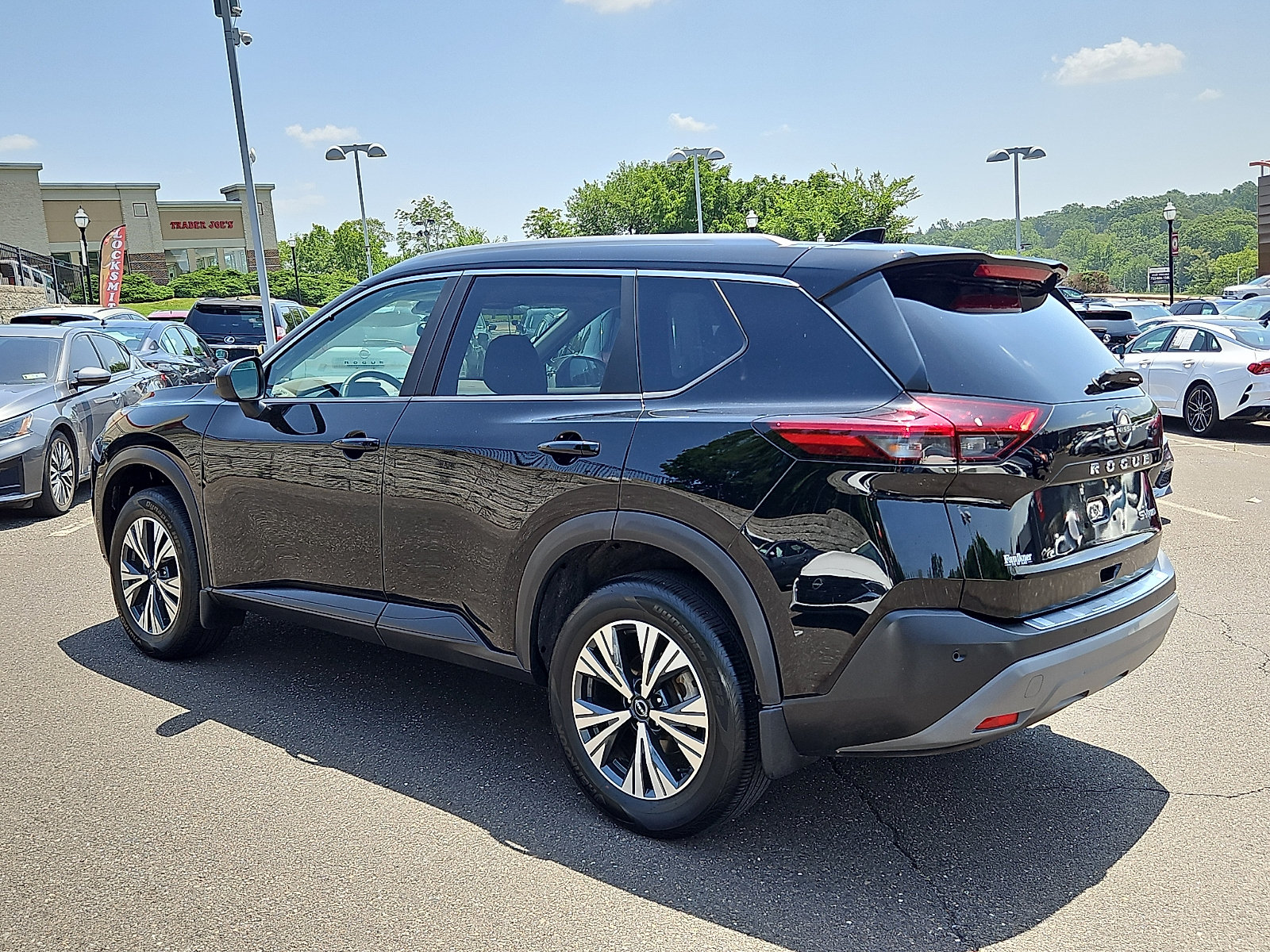 Certified 2023 Nissan Rogue SV w/ SV Premium B Package AWD/4WD image 4