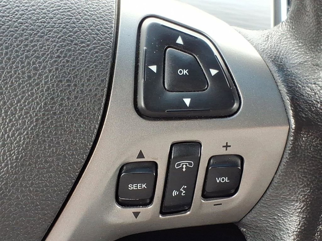 Used 2013 Ford Taurus SEL FWD image 25