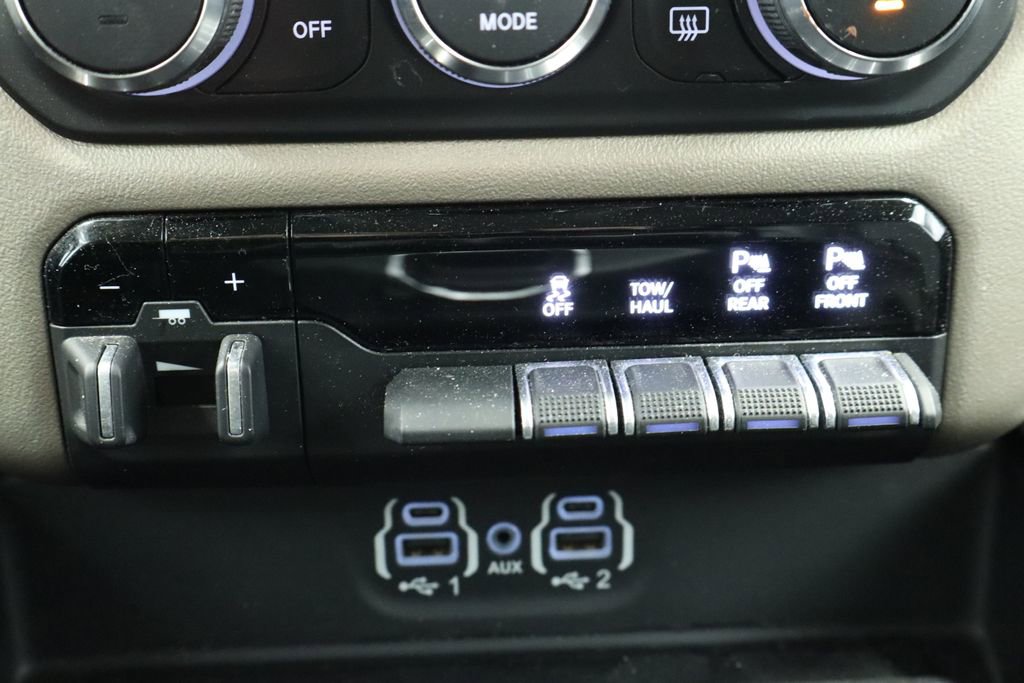 Used 2022 RAM 1500 Laramie AWD/4WD image 44
