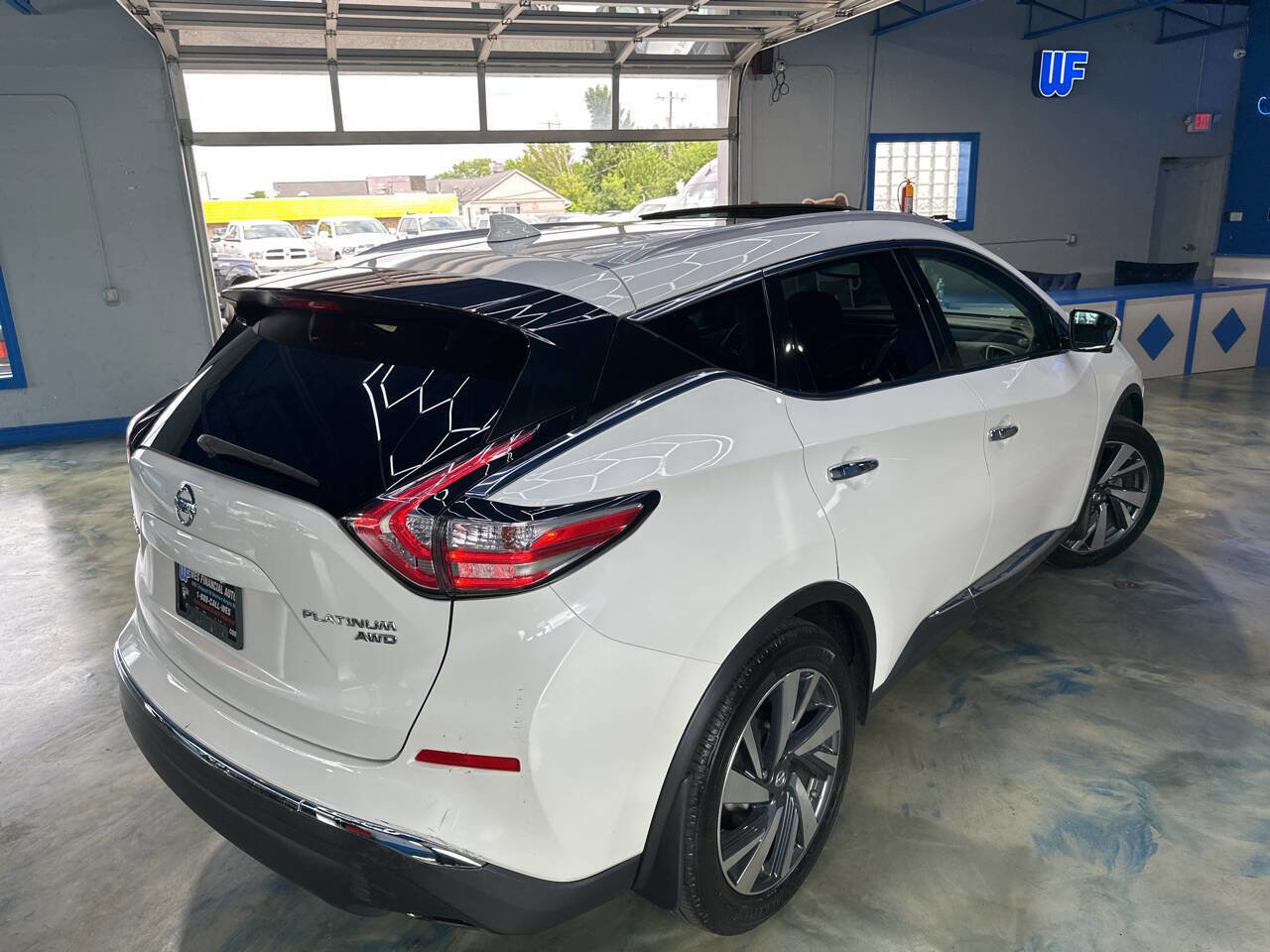 Used 2017 Nissan Murano Platinum image 4