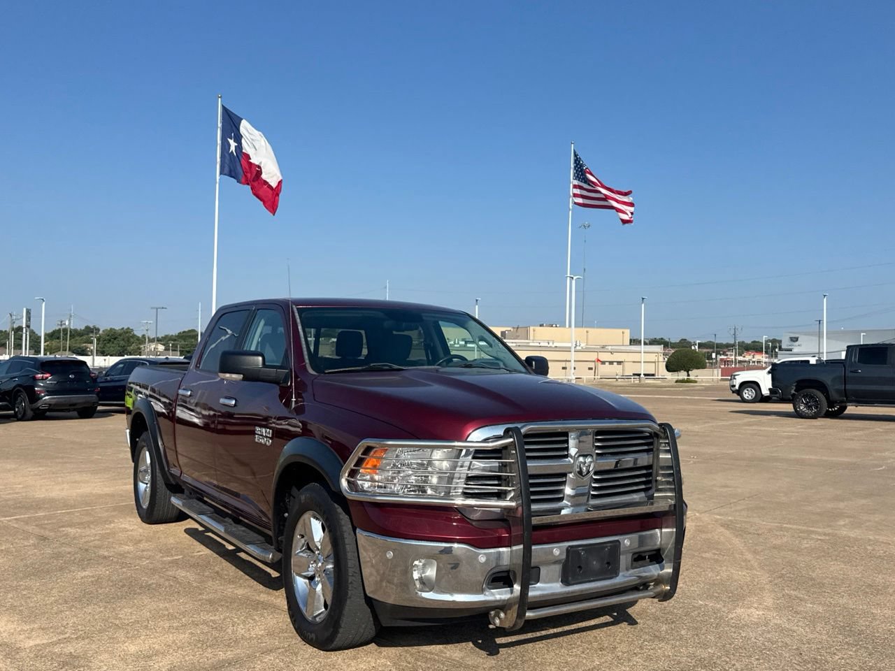 Used 2017 RAM 1500 Lone Star AWD/4WD image 2