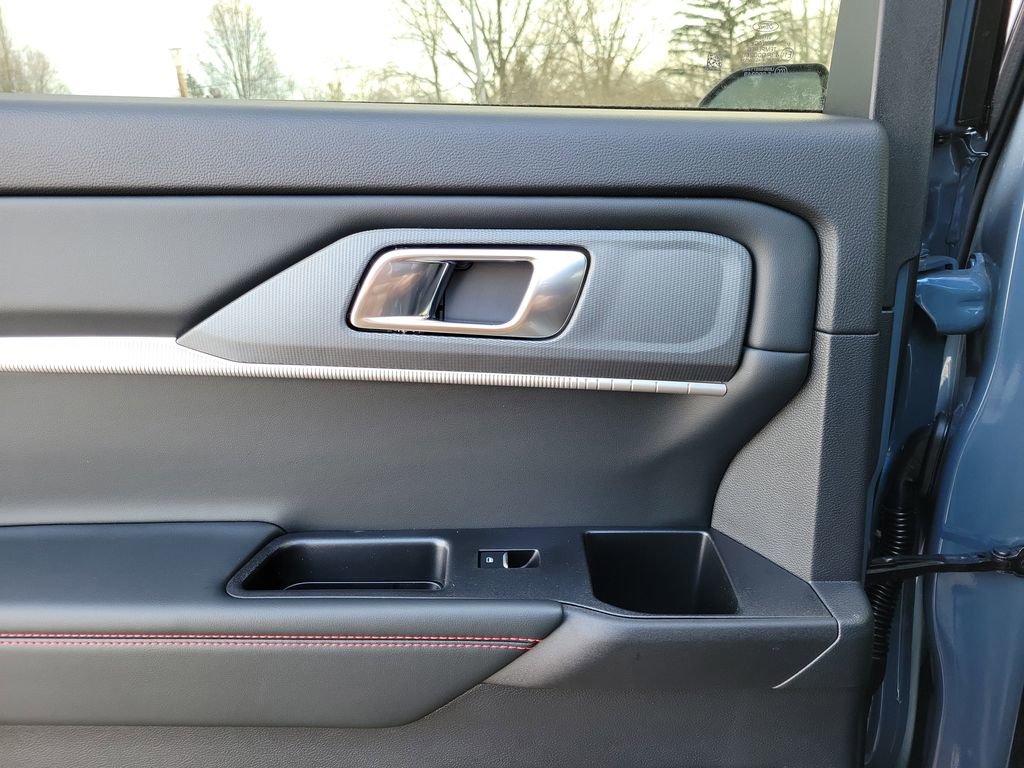 New 2026 Ford Explorer ST-Line w/ ST-Line Street Pack image 14