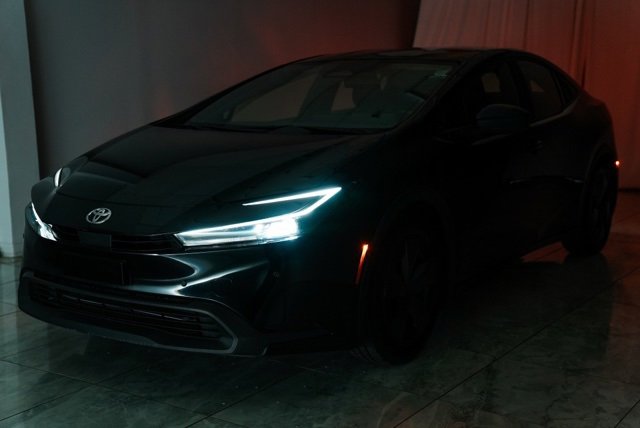 Used 2024 Toyota Prius LE image 38