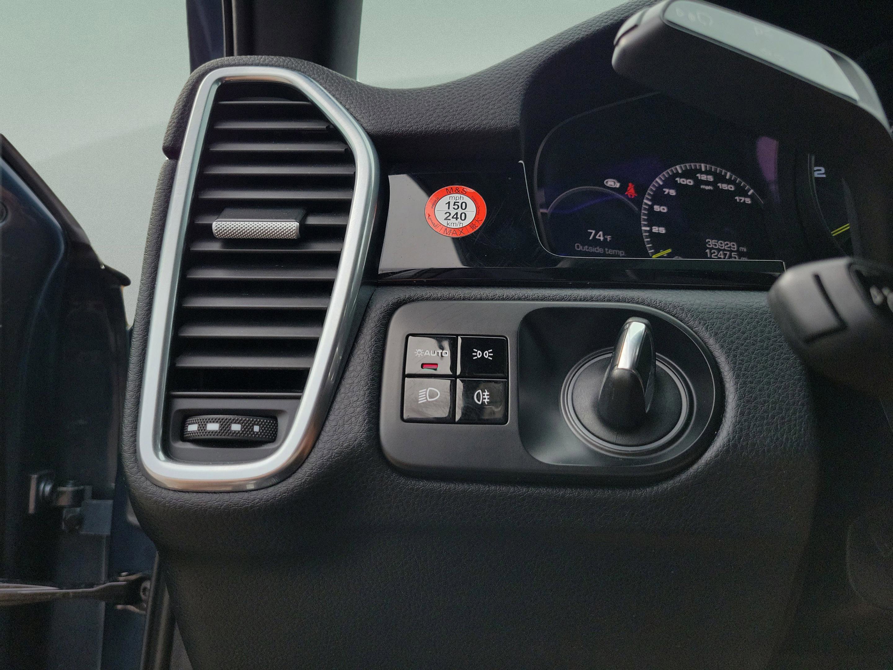 Used 2020 Porsche Cayenne E-Hybrid image 25