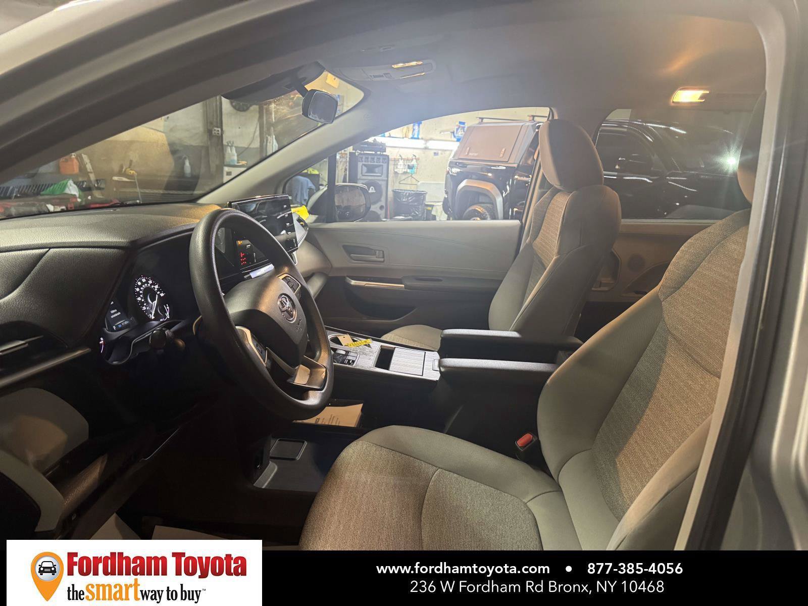 Used 2021 Toyota Sienna LE FWD image 16