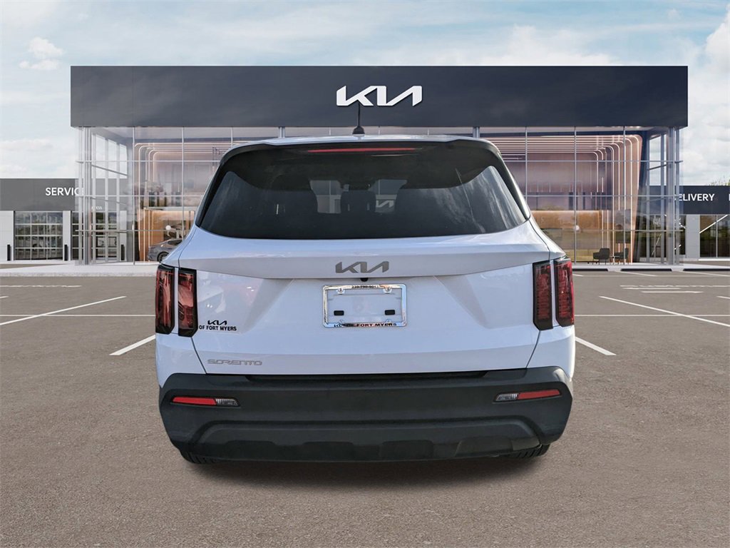 Used 2023 Kia Sorento LX image 8