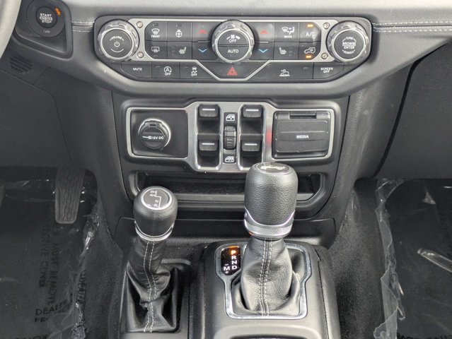 Certified 2026 Jeep Wrangler Unlimited Sahara AWD/4WD image 19