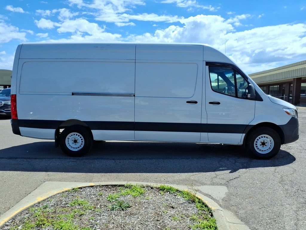Used 2020 Mercedes-Benz Sprinter 2500 image 7