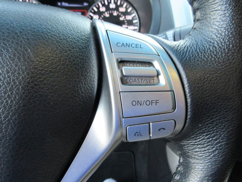 Used 2014 Nissan Altima 2.5 SL w/ Technology Package FWD image 25