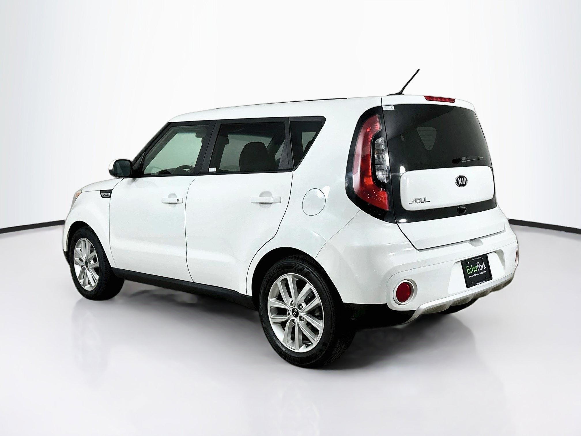 Used 2018 Kia Soul + FWD image 5