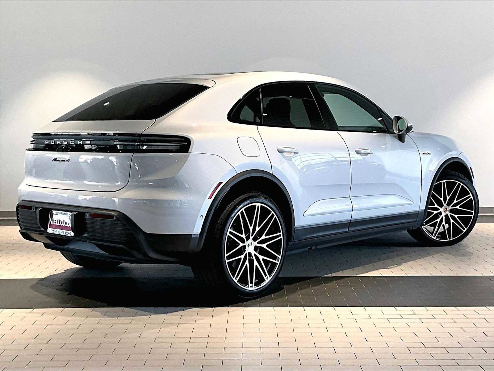 New 2024 Porsche Macan 4 Electric image 7