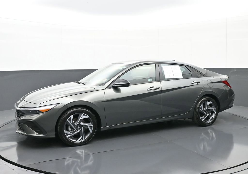 Certified 2025 Hyundai Elantra Sport image 7